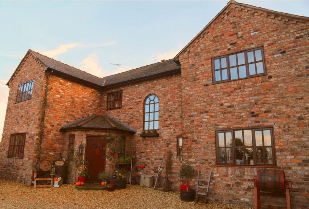 Bumbleberry Cottage Gresford Exterior photo